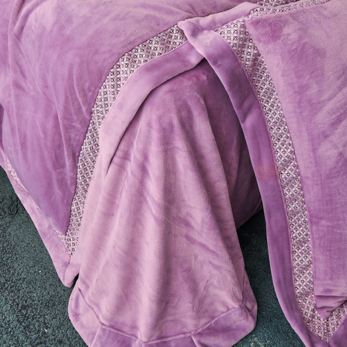 91家纺网 家纺一手货源 找家纺 榻尚家居 2023新款公主绒刺绣贴边四件套 气质紫