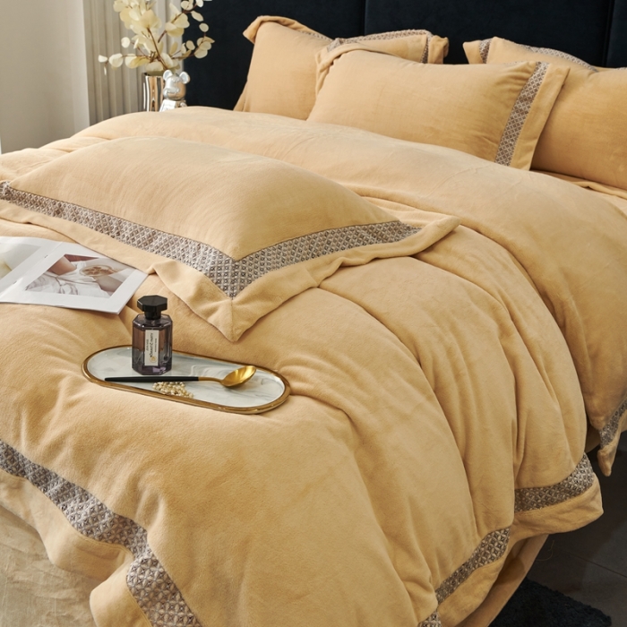 91家纺网 家纺一手货源 找家纺 榻尚家居 2023新款公主绒刺绣贴边四件套 香槟咖