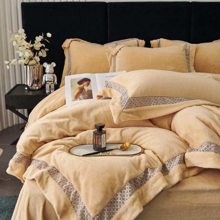 91家纺网 家纺一手货源 找家纺 榻尚家居 2023新款公主绒刺绣贴边四件套 香槟咖