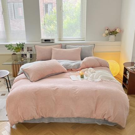 91家纺网 家纺一手货源 找家纺 总桃子新款A类华夫格千鸟格烂花三角贝壳边工艺加厚牛奶绒四件套