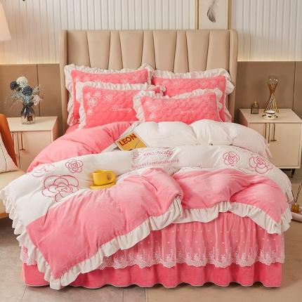 91家纺网 家纺一手货源 找家纺 （总）宜凡 2022新款A类牛奶绒绣花床裙三四件套