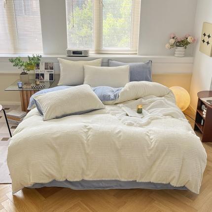 91家纺网 家纺一手货源 找家纺 总桃子新款A类华夫格千鸟格烂花三角贝壳边工艺加厚牛奶绒四件套