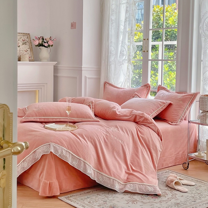 91家纺网 家纺一手货源 找家纺 （总）安妮 2022新款高克重牛奶绒-COCO小姐