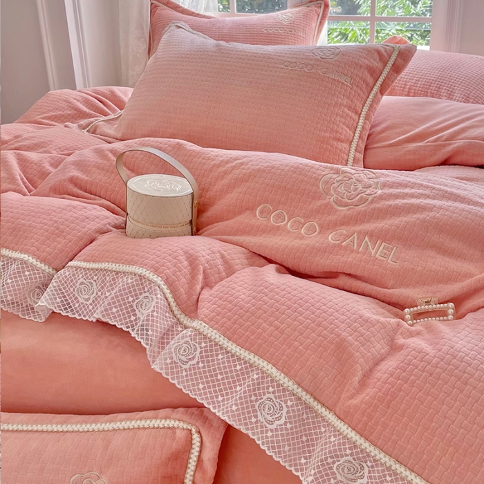 91家纺网 家纺一手货源 找家纺 （总）安妮 2022新款高克重牛奶绒-COCO小姐