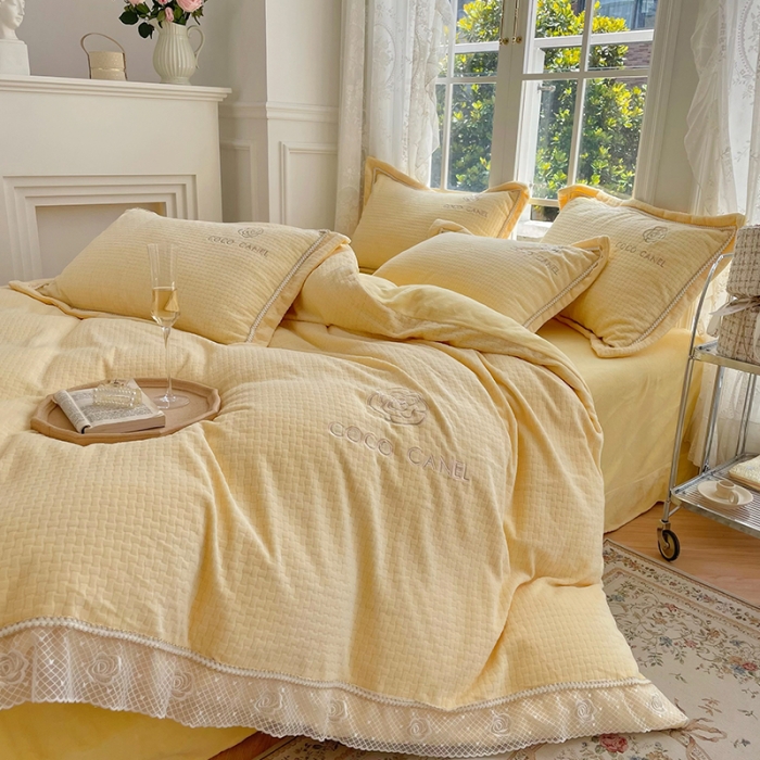 91家纺网 家纺一手货源 找家纺 安妮 2022新款高克重牛奶绒-COCO小姐 黄