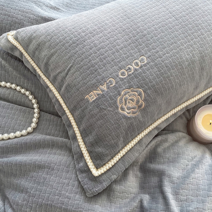 91家纺网 家纺一手货源 找家纺 安妮 2022新款高克重牛奶绒-COCO小姐 灰