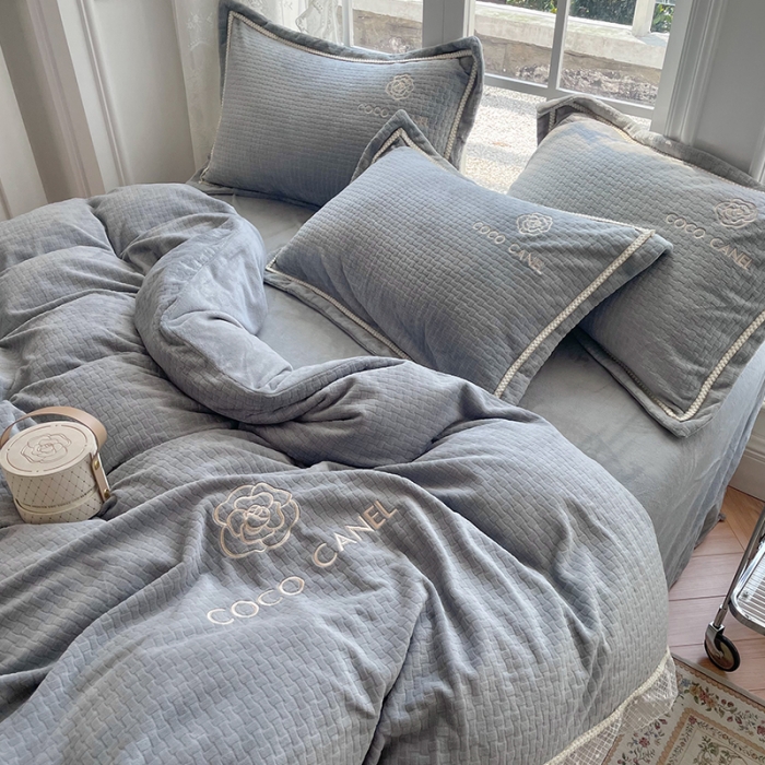 91家纺网 家纺一手货源 找家纺 安妮 2022新款高克重牛奶绒-COCO小姐 灰