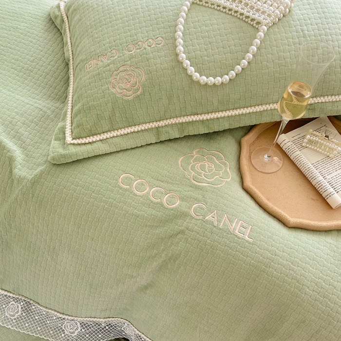 91家纺网 家纺一手货源 找家纺 安妮 2022新款高克重牛奶绒-COCO小姐 绿