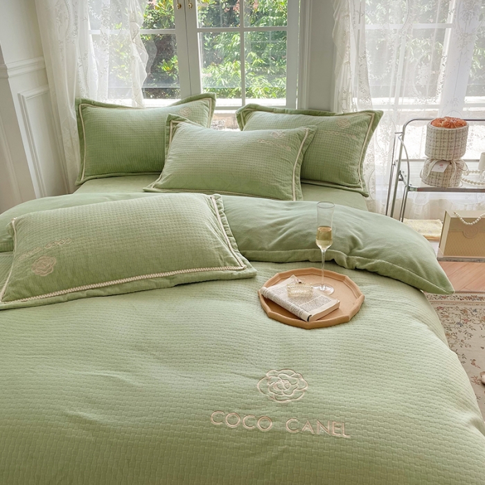 91家纺网 家纺一手货源 找家纺 安妮 2022新款高克重牛奶绒-COCO小姐 绿