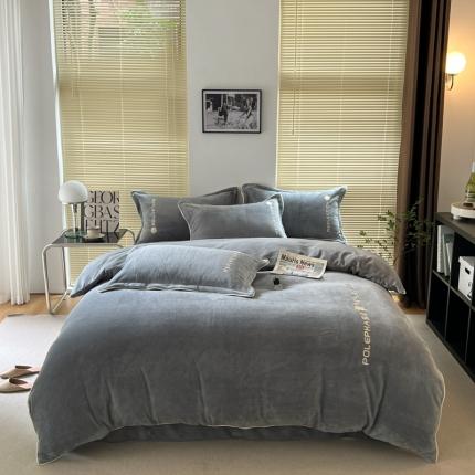 91家纺网 家纺一手货源 找家纺 （总）安妮 2022新款高克重牛奶绒刺绣嵌绳四件套-罗缦