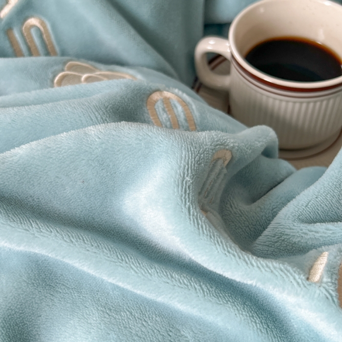 91家纺网 家纺一手货源 找家纺 （总）安妮 2022新款高克重牛奶绒刺绣嵌绳四件套-罗缦