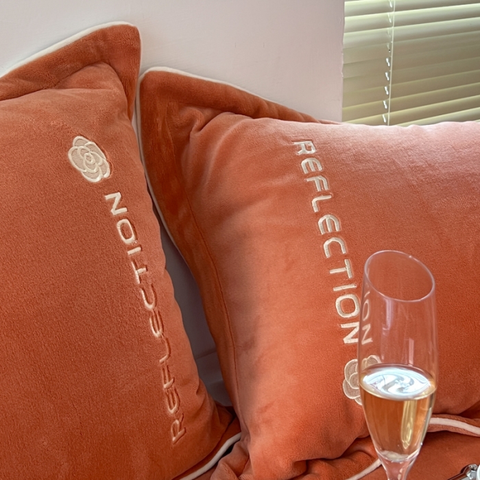 91家纺网 家纺一手货源 找家纺 安妮 2022新款高克重牛奶绒刺绣嵌绳四件套-罗缦 阳光橙