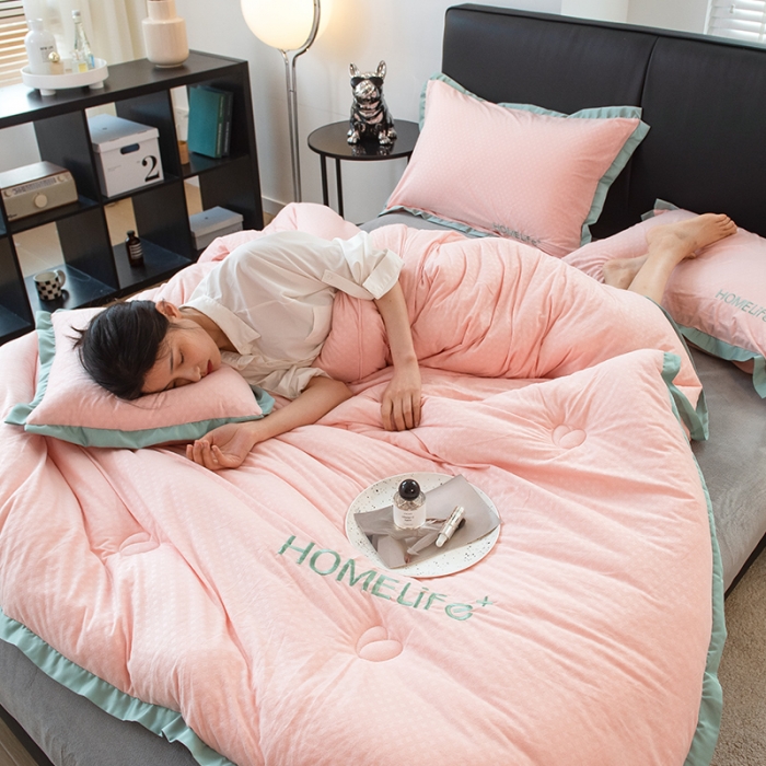 91家纺网 家纺一手货源 找家纺 全季直播A类大豆纤维暖棉绒提花冬被被子被芯 断角花边款豆沙粉