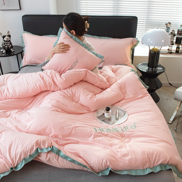 91家纺网 家纺一手货源 找家纺 全季直播A类大豆纤维暖棉绒提花冬被被子被芯 断角花边款豆沙粉