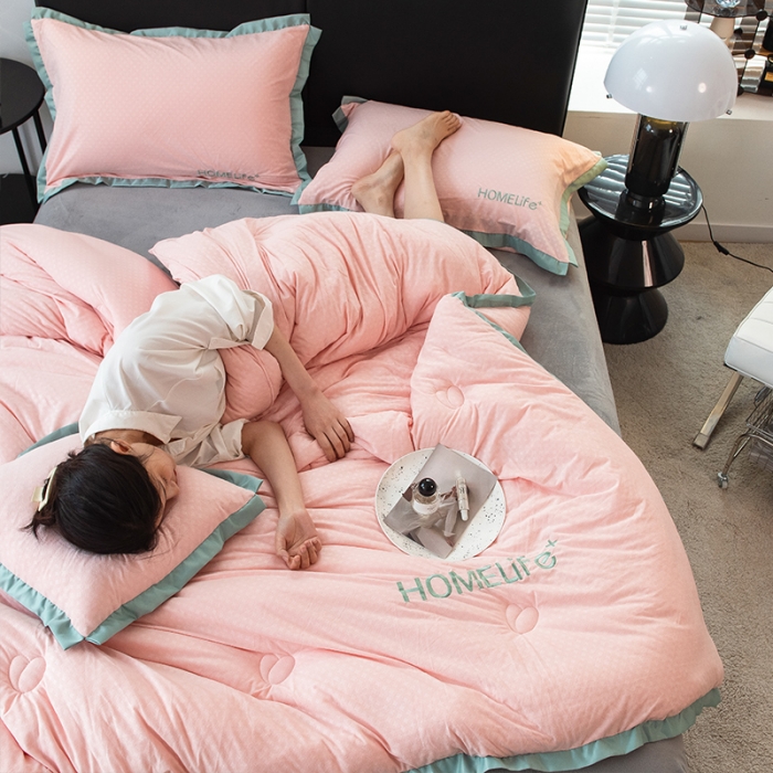 91家纺网 家纺一手货源 找家纺 全季直播A类大豆纤维暖棉绒提花冬被被子被芯 断角花边款豆沙粉