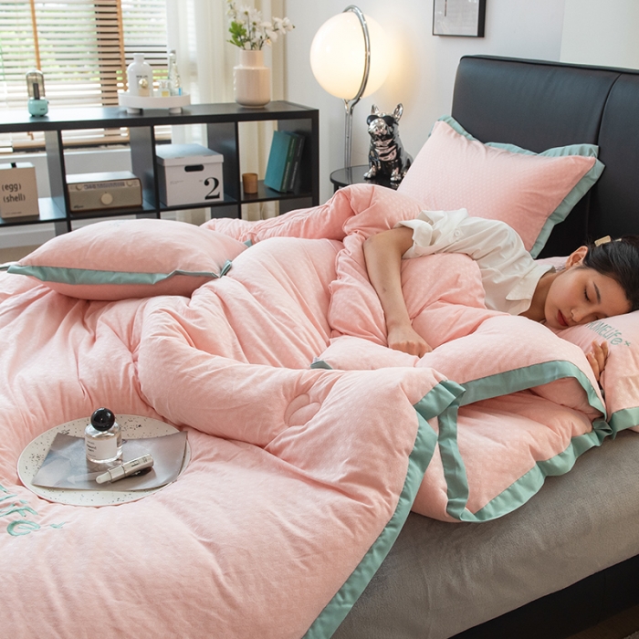 91家纺网 家纺一手货源 找家纺 全季直播A类大豆纤维暖棉绒提花冬被被子被芯 断角花边款豆沙粉