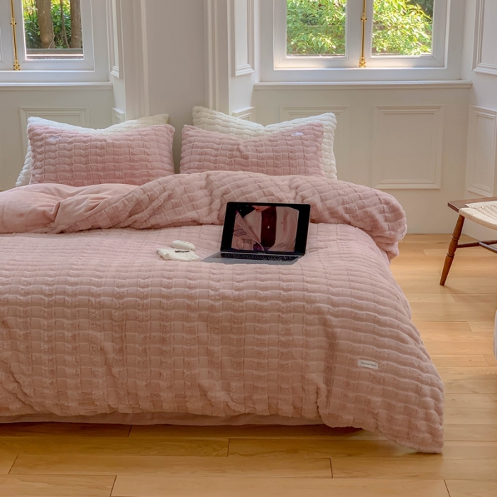 91家纺网 家纺一手货源 找家纺 （总）洋铭区 2022新款獭兔绒四件套