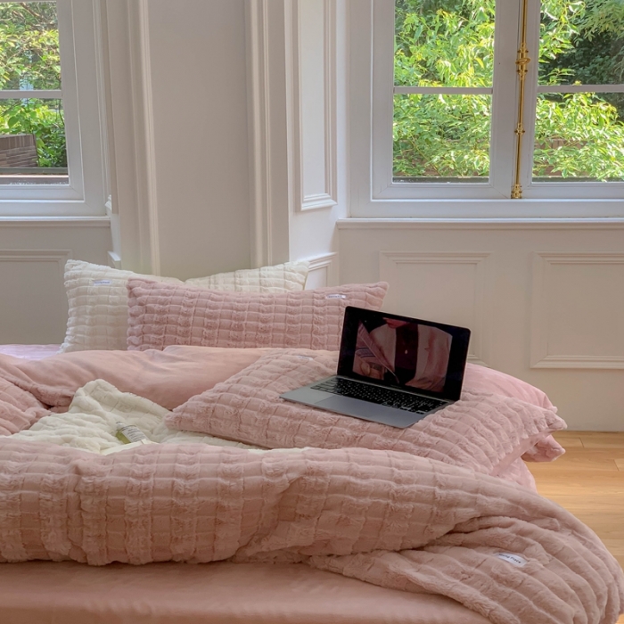 91家纺网 家纺一手货源 找家纺 （总）洋铭区 2022新款獭兔绒四件套