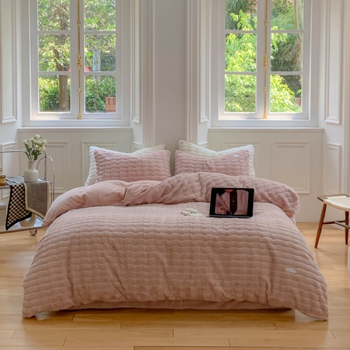 91家纺网 家纺一手货源 找家纺 （总）洋铭区 2022新款獭兔绒四件套