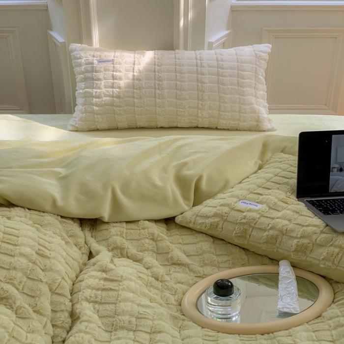 91家纺网 家纺一手货源 找家纺 洋铭区 2022新款獭兔绒四件套 獭兔绒-豆绿