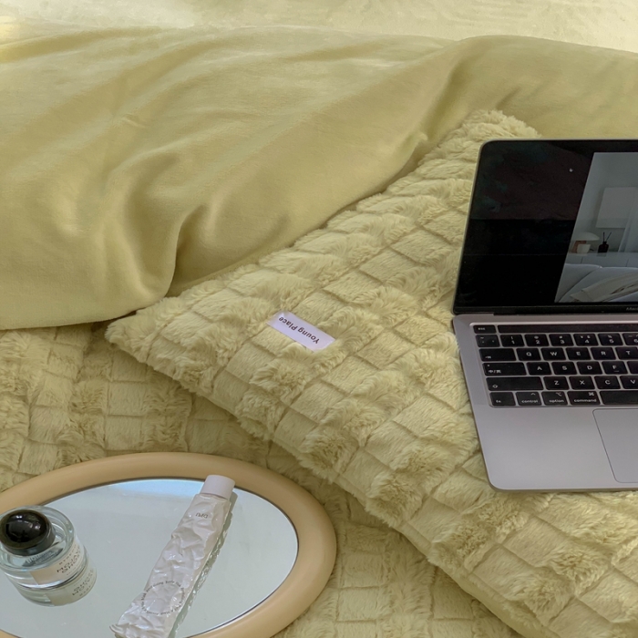 91家纺网 家纺一手货源 找家纺 洋铭区 2022新款獭兔绒四件套 獭兔绒-豆绿