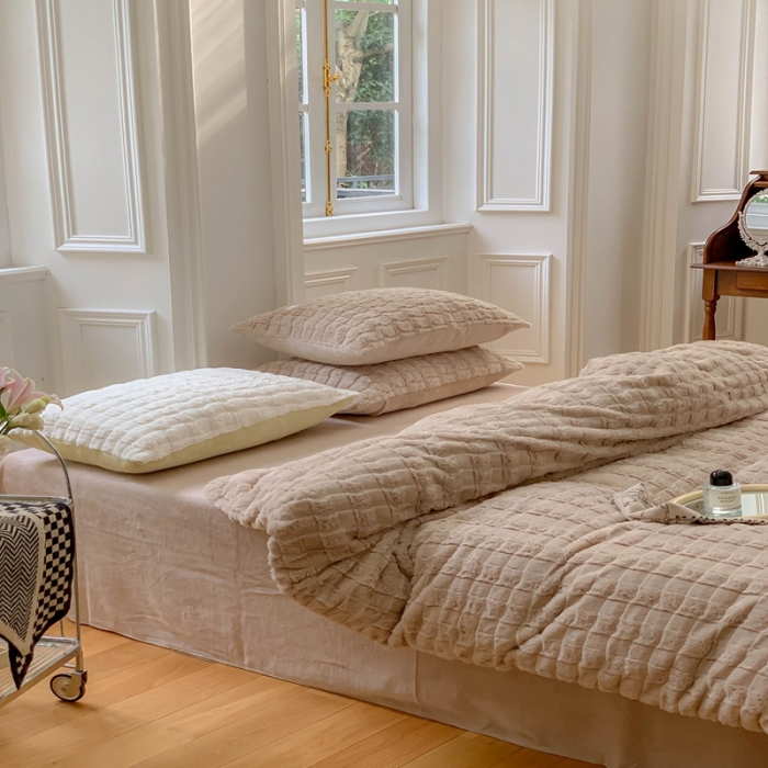 91家纺网 家纺一手货源 找家纺 洋铭区 2022新款獭兔绒四件套 獭兔绒-米驼色