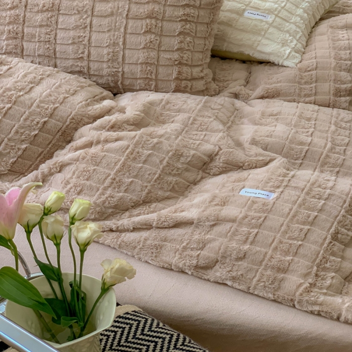 91家纺网 家纺一手货源 找家纺 洋铭区 2022新款獭兔绒四件套 獭兔绒-米驼色