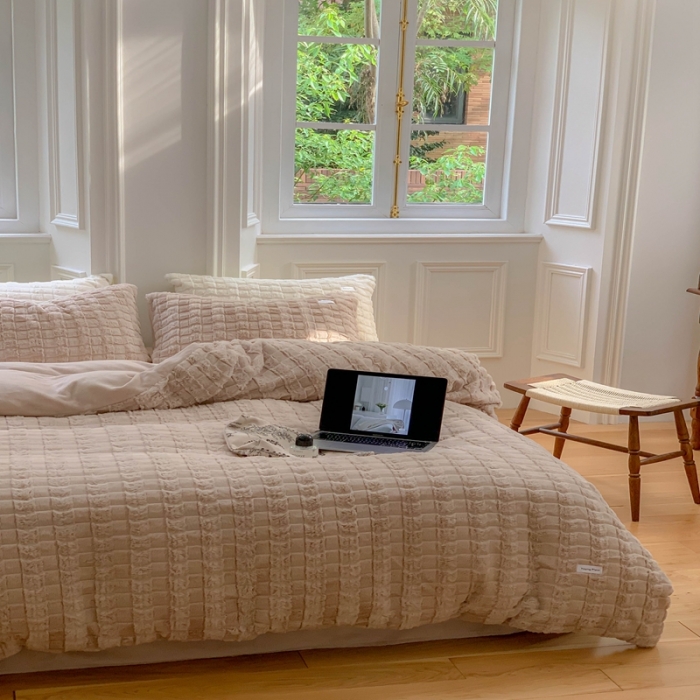 91家纺网 家纺一手货源 找家纺 洋铭区 2022新款獭兔绒四件套 獭兔绒-米驼色