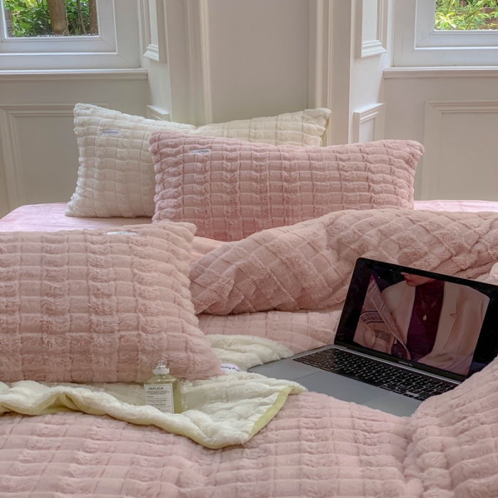 91家纺网 家纺一手货源 找家纺 洋铭区 2022新款獭兔绒四件套 獭兔绒-甜粉