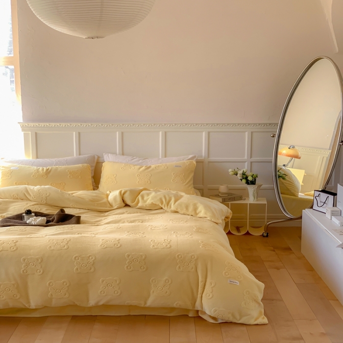 91家纺网 家纺一手货源 找家纺 洋铭区 2022新款牛奶绒四件套小熊软糖 小熊软糖奶黄色