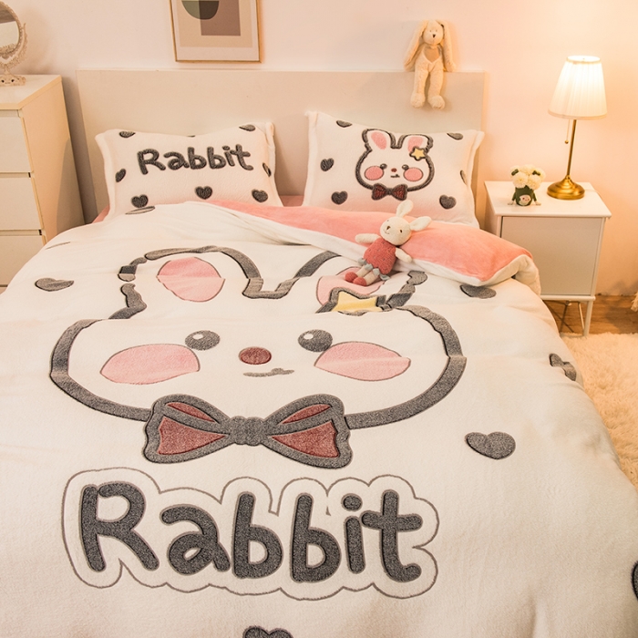 91家纺网 家纺一手货源 找家纺 懒猫 2022新品大版雪花绒活性印花四件套 爱心兔