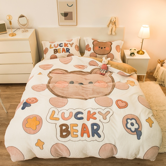 91家纺网 家纺一手货源 找家纺 懒猫 2022新品大版雪花绒活性印花四件套 贝尔熊