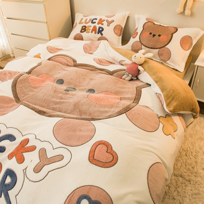 91家纺网 家纺一手货源 找家纺 懒猫 2022新品大版雪花绒活性印花四件套 贝尔熊