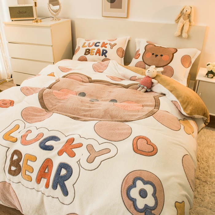 91家纺网 家纺一手货源 找家纺 懒猫 2022新品大版雪花绒活性印花四件套 贝尔熊