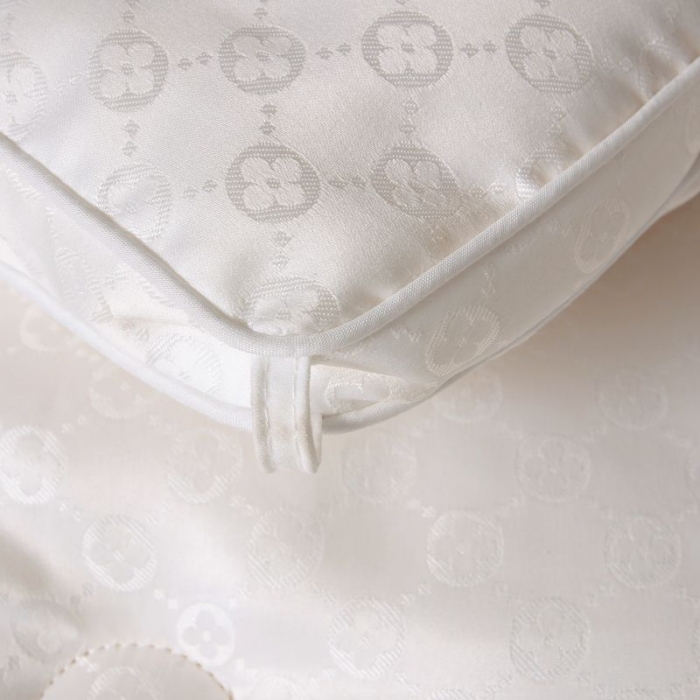 91家纺网 家纺一手货源 找家纺 (总) 伊被源 2022新款亲肤磨毛提花冬被被子被芯-四叶草