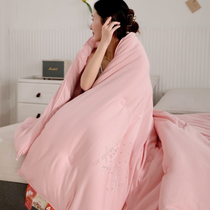 91家纺网 家纺一手货源 找家纺 伊被源2022新款抗菌大豆被冬被春秋被被芯被子-雪山麋鹿玉色