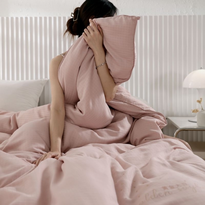 91家纺网 家纺一手货源 找家纺 伊被源2022新款抗菌大豆被冬被春秋被被芯被子-雪山麋鹿豆沙