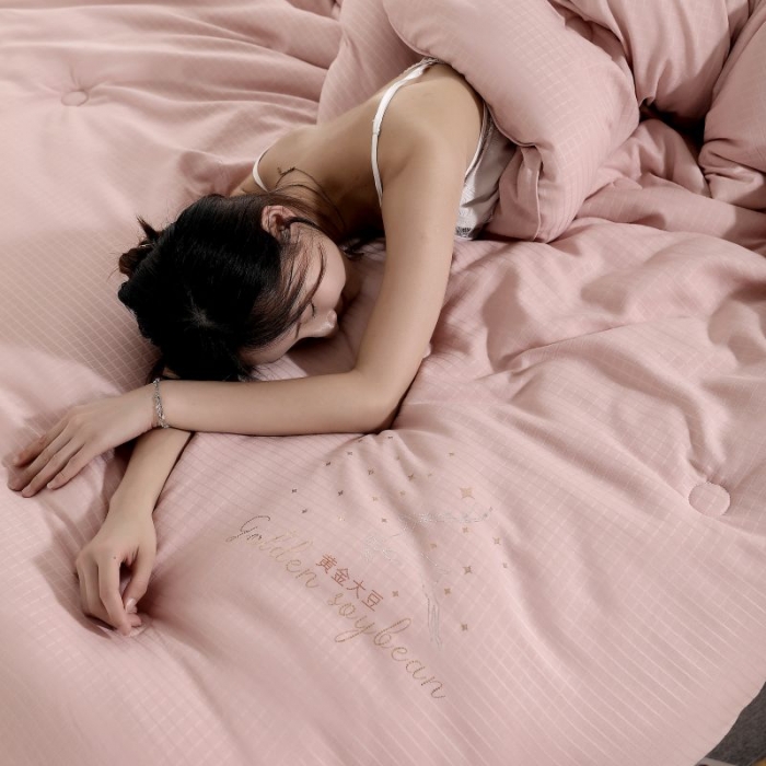 91家纺网 家纺一手货源 找家纺 伊被源2022新款抗菌大豆被冬被春秋被被芯被子-雪山麋鹿豆沙