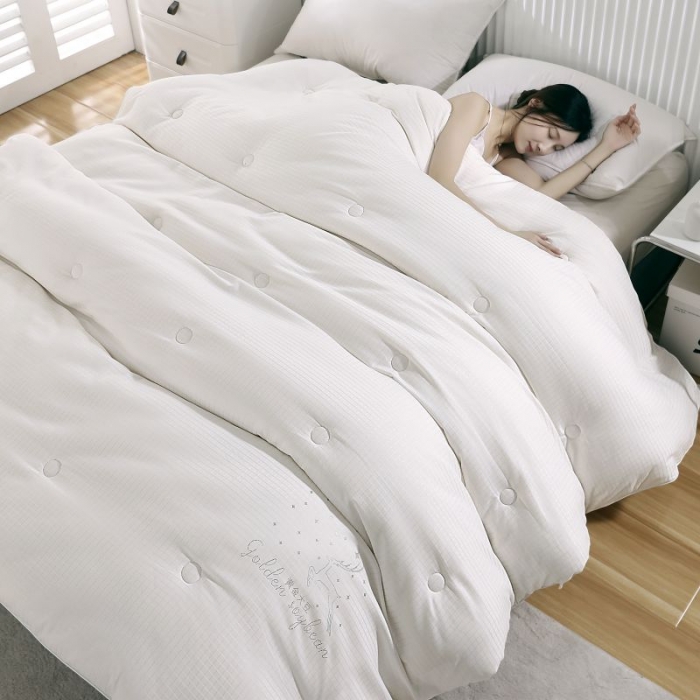 91家纺网 家纺一手货源 找家纺 伊被源2022新款抗菌大豆被冬被春秋被被芯被子-雪山麋鹿白色