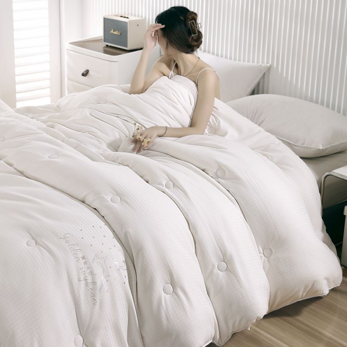 91家纺网 家纺一手货源 找家纺 伊被源2022新款抗菌大豆被冬被春秋被被芯被子-雪山麋鹿白色