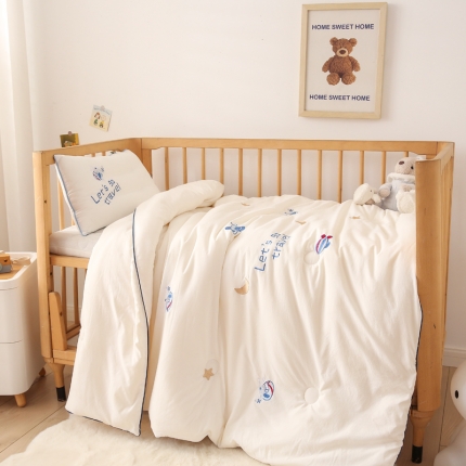 91家纺网 家纺一手货源 找家纺 （总）A类水洗棉磨毛绣花幼儿园冬被大豆儿童春秋被芯宝宝午睡被