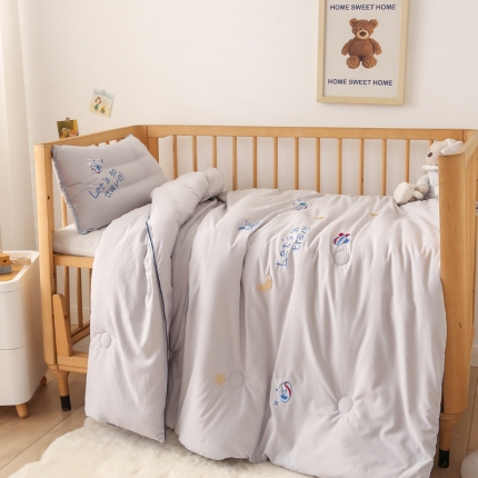 91家纺网 家纺一手货源 找家纺 （总）A类水洗棉磨毛绣花幼儿园冬被大豆儿童春秋被芯宝宝午睡被