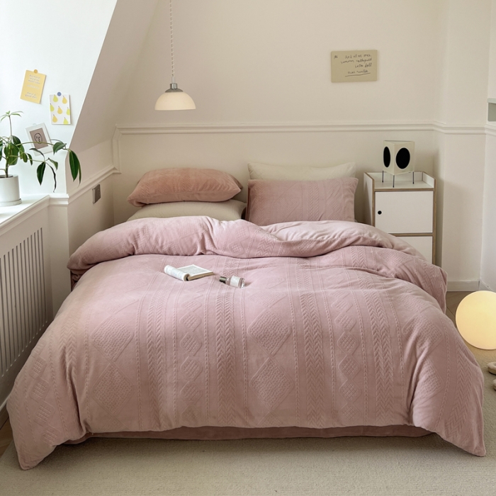 91家纺网 家纺一手货源 找家纺 怡家居2022新款雕花绒高克重牛奶绒四件套 凡希-豆沙