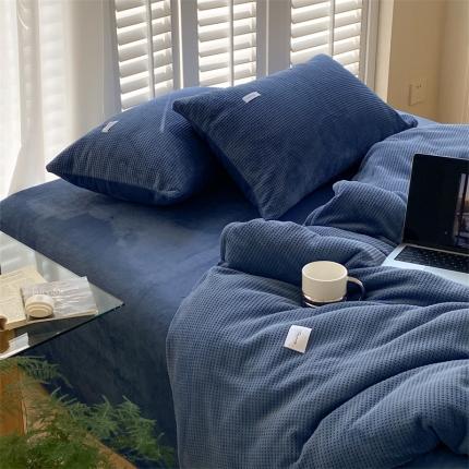 91家纺网 家纺一手货源 找家纺 （总）时光里 2022新款全消光230克华夫格绒牛奶绒四件套