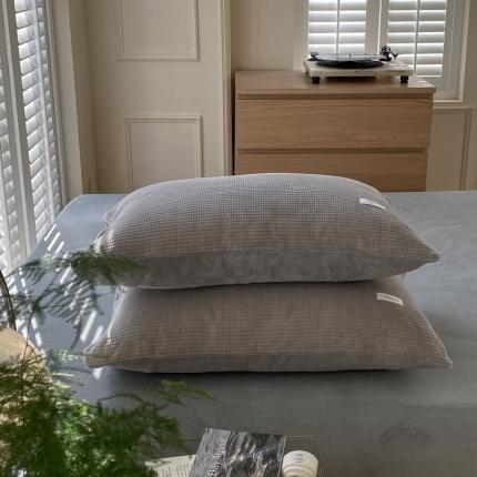 91家纺网 家纺一手货源 找家纺 （总）时光里 2022款全消光230克华夫格绒牛奶绒单品枕套