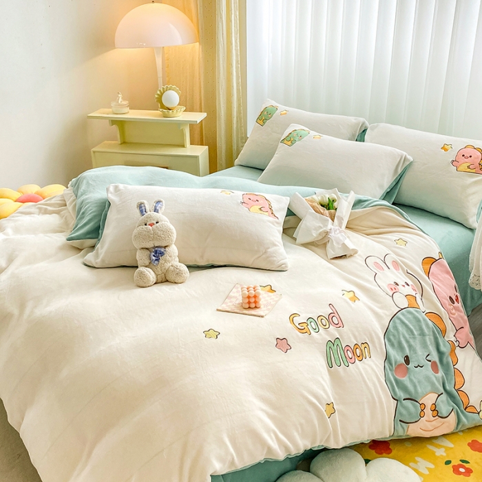 91家纺网 家纺一手货源 找家纺 涵宸2022新款加厚牛奶绒贴布绣系列四件套 牛奶绒-冠龙