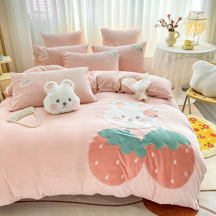 91家纺网 家纺一手货源 找家纺 涵宸2022新款加厚牛奶绒贴布绣系列四件套 牛奶绒-可爱兔