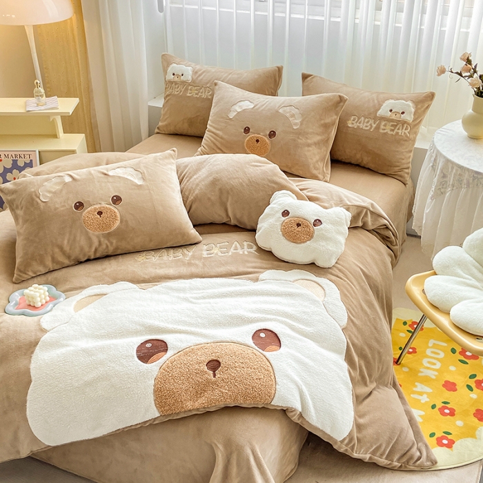 91家纺网 家纺一手货源 找家纺 涵宸2022新款加厚牛奶绒贴布绣系列四件套 牛奶绒-困困熊