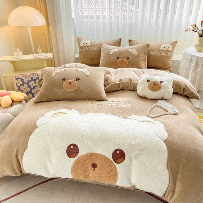 91家纺网 家纺一手货源 找家纺 涵宸2022新款加厚牛奶绒贴布绣系列四件套 牛奶绒-困困熊