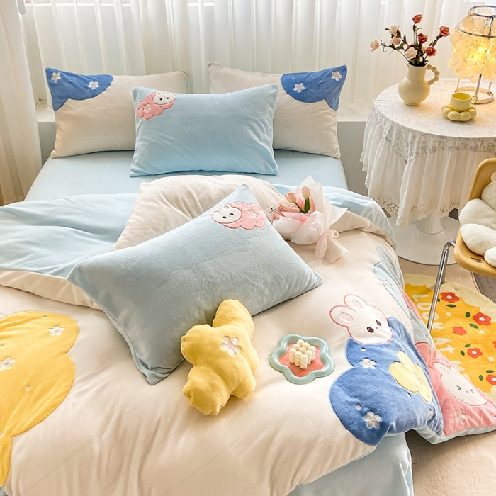 91家纺网 家纺一手货源 找家纺 涵宸2022新款加厚牛奶绒贴布绣系列四件套 牛奶绒-奶思